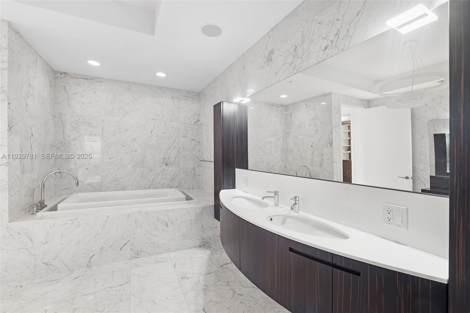 BAL HARBOUR NORTH SOUTH C - Residential