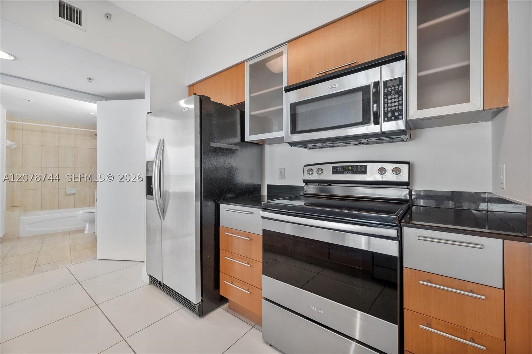 1750 N Bayshore Dr 4011