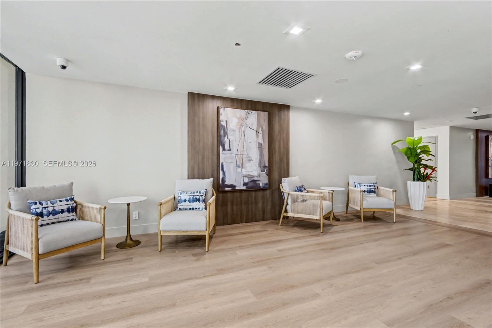 HILLCREST EAST NO 24 COND - Residential