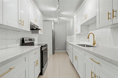 4200 Hillcrest Dr 406 Hollywood FL 33021