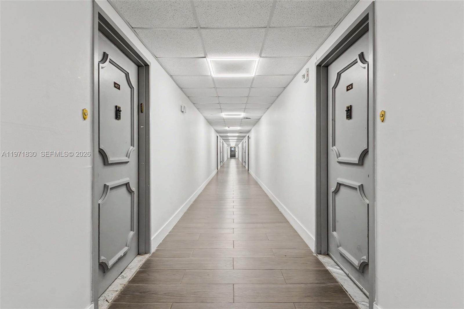 HILLCREST EAST NO 24 COND - Residential