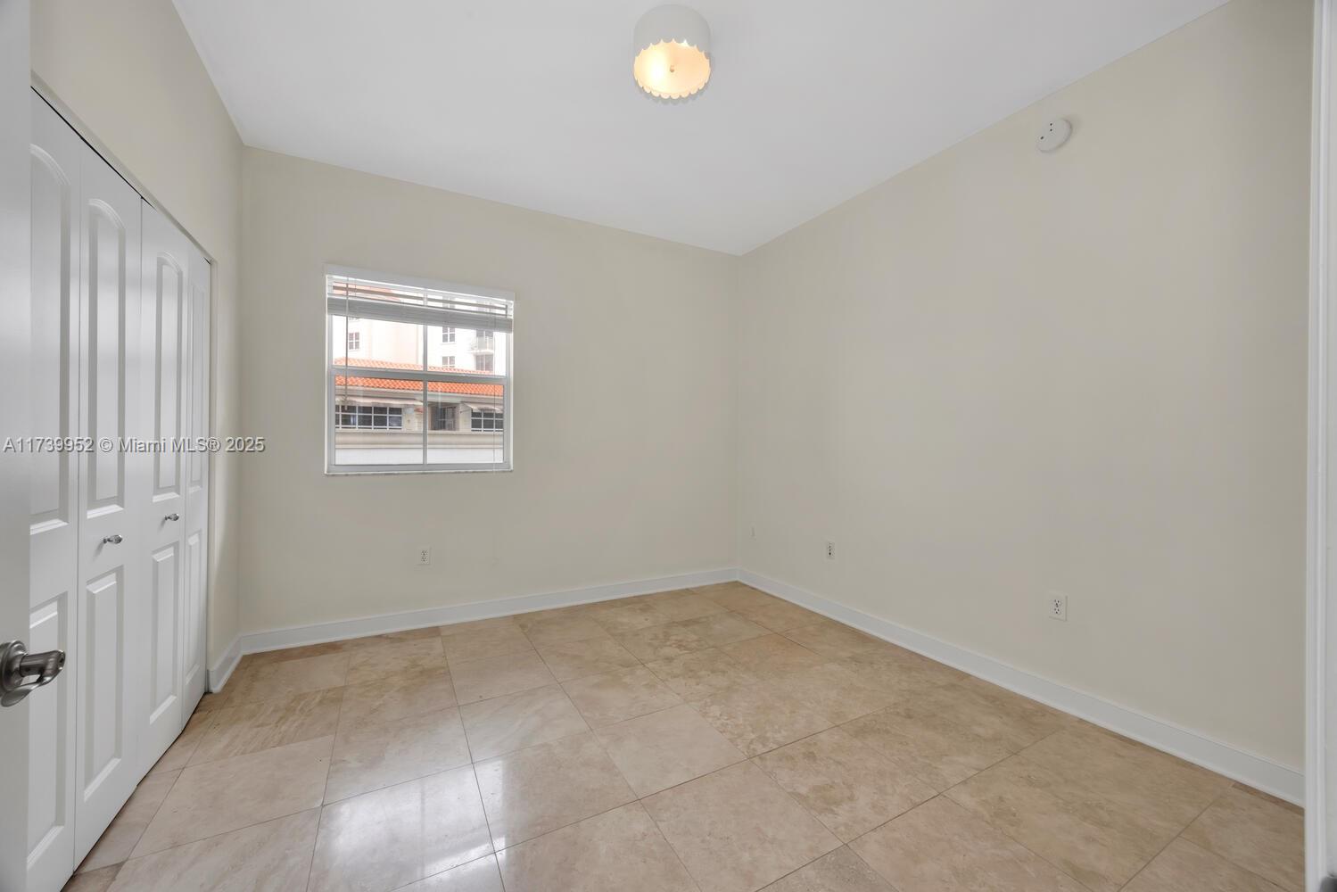 VILLA ALHAMBRA CONDO - Residential