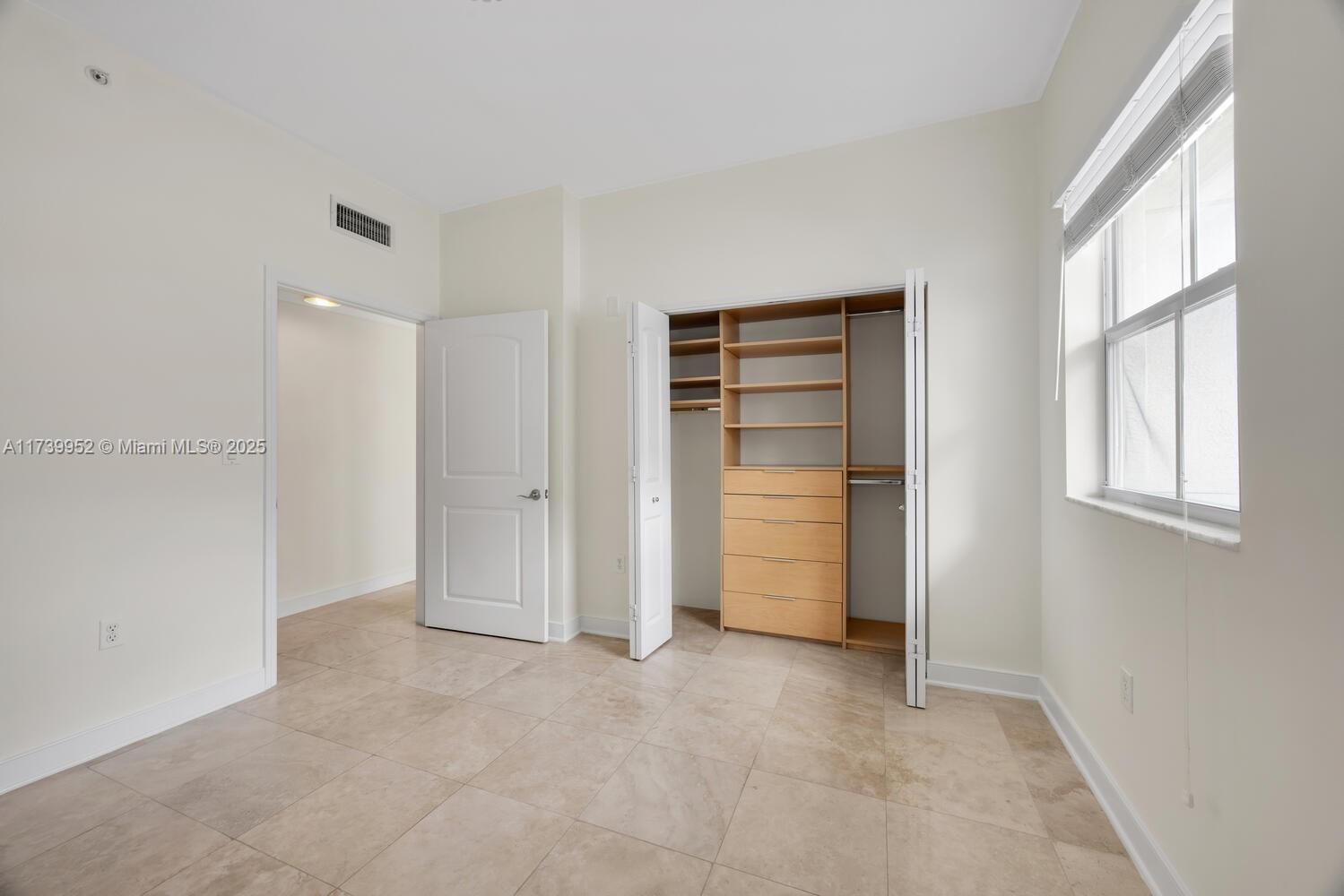 VILLA ALHAMBRA CONDO - Residential