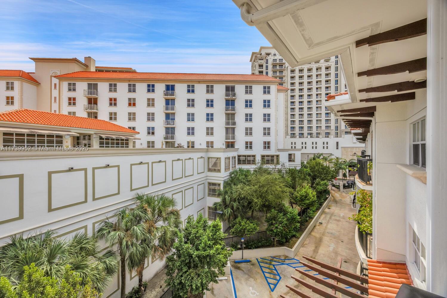 VILLA ALHAMBRA CONDO - Residential