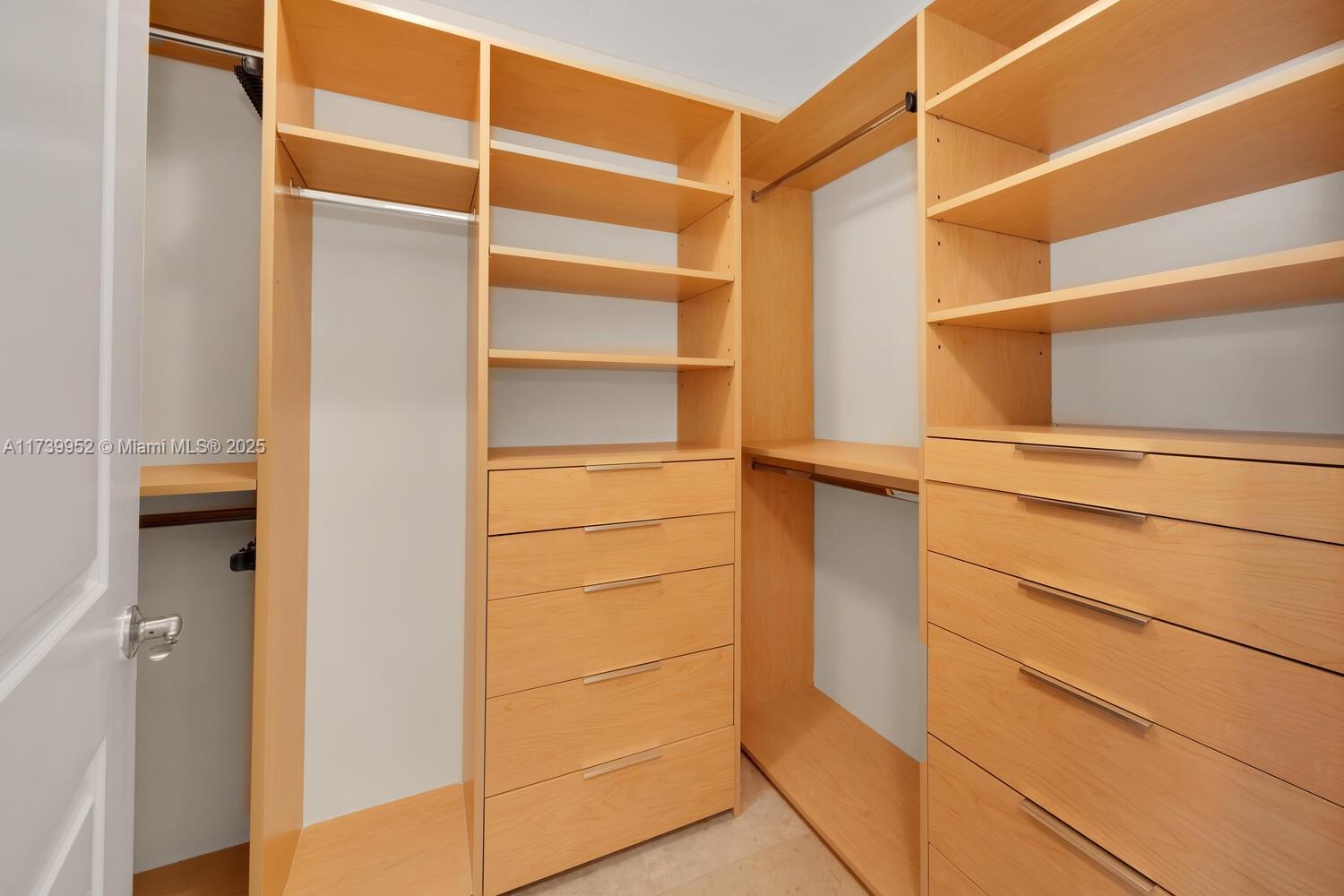 VILLA ALHAMBRA CONDO - Residential