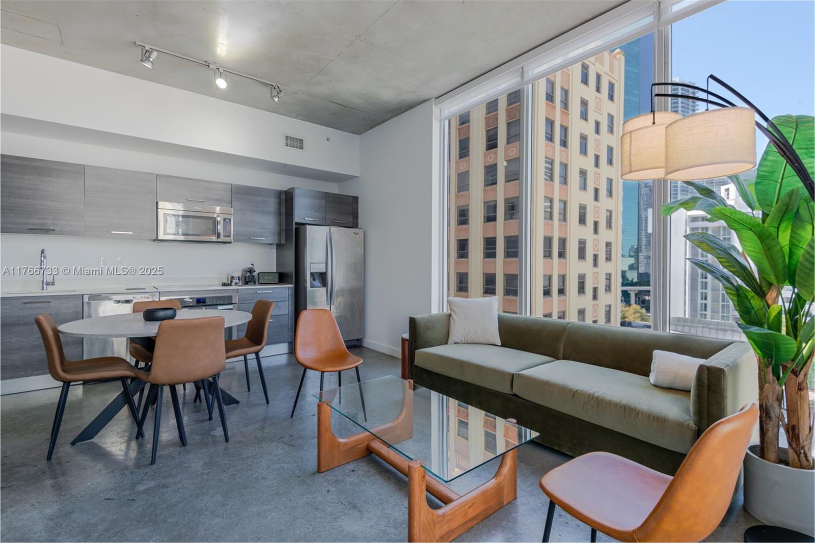 CENTRO CONDO - Residential Lease