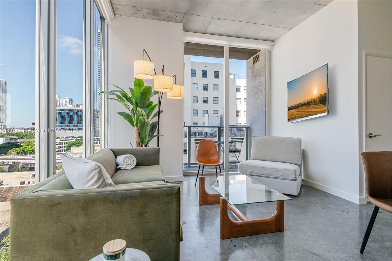 CENTRO CONDO - Residential Lease