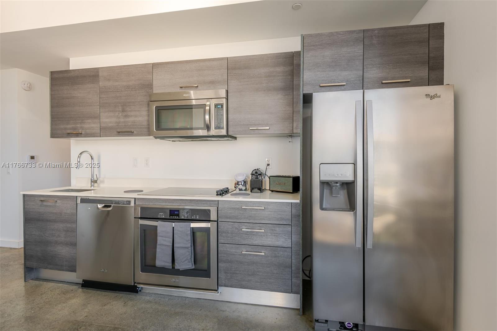 CENTRO CONDO - Residential Lease