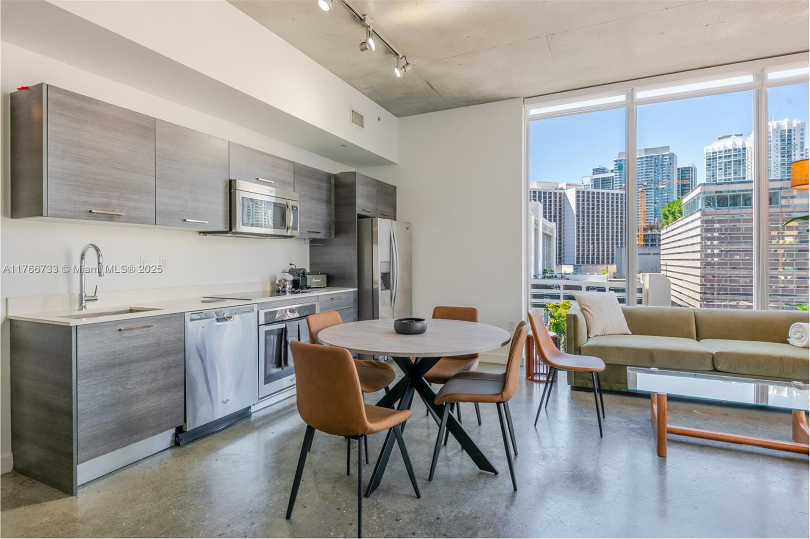 CENTRO CONDO - Residential Lease