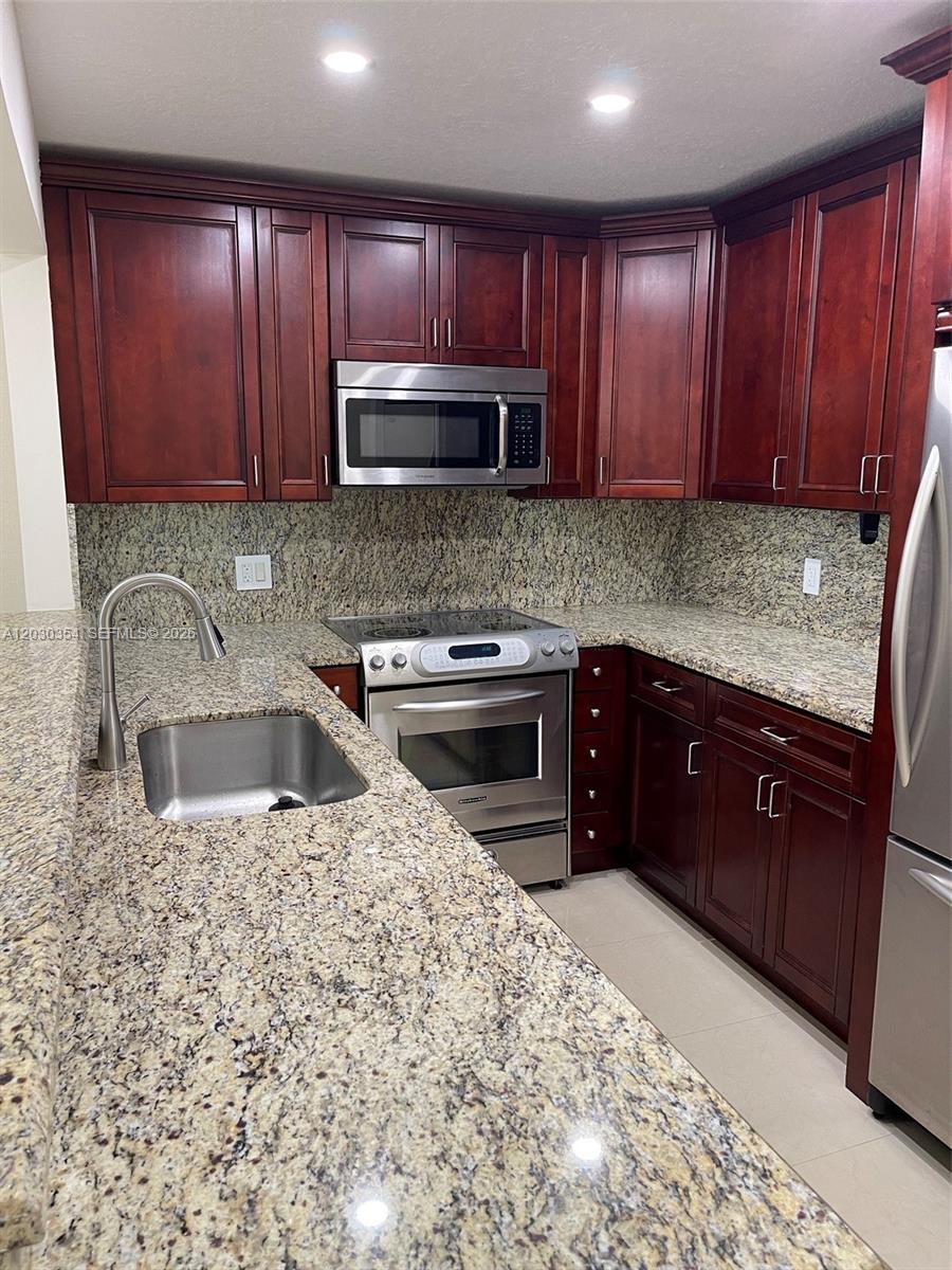 Photo of 5911 NE 14th Ln #205S, Fort Lauderdale, FL 33334 (MLS # A12030354)