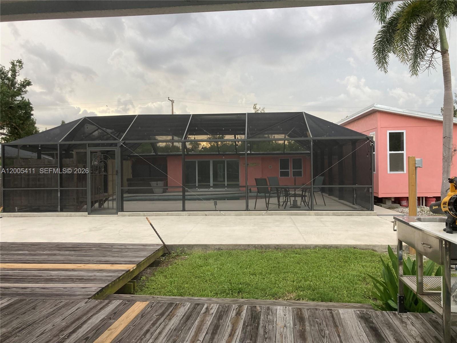 BAYSHORES - Residential