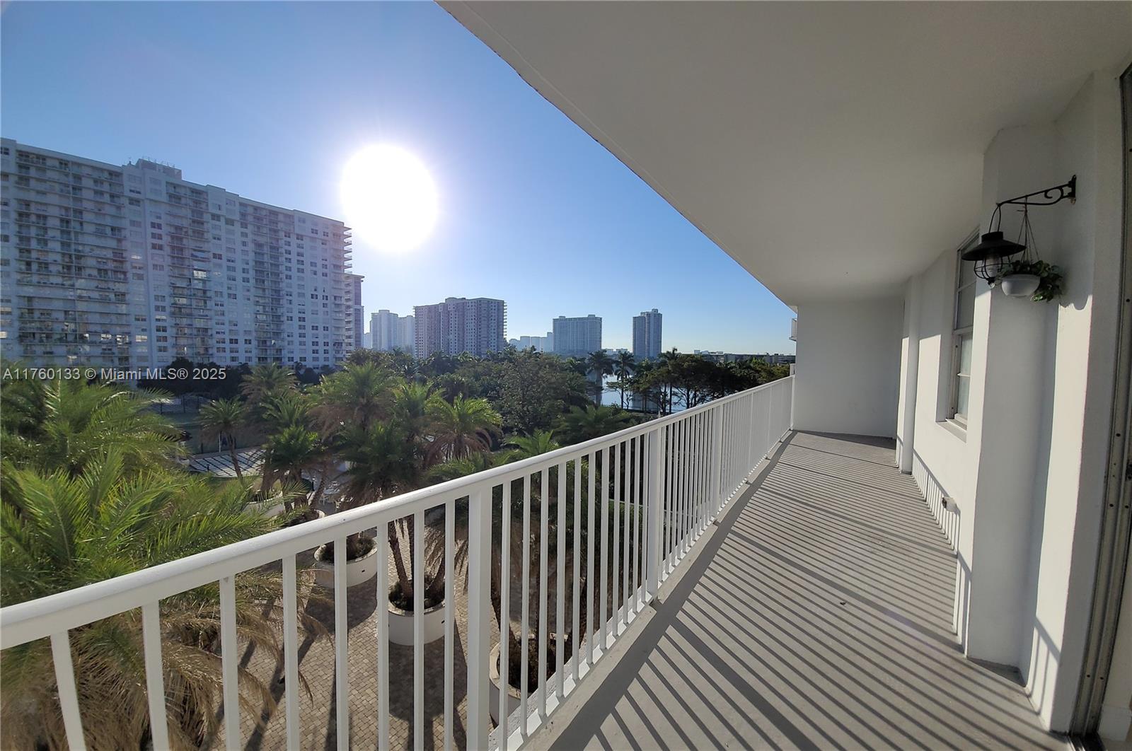 ADMIRALS PORT CONDO WEST - Residential