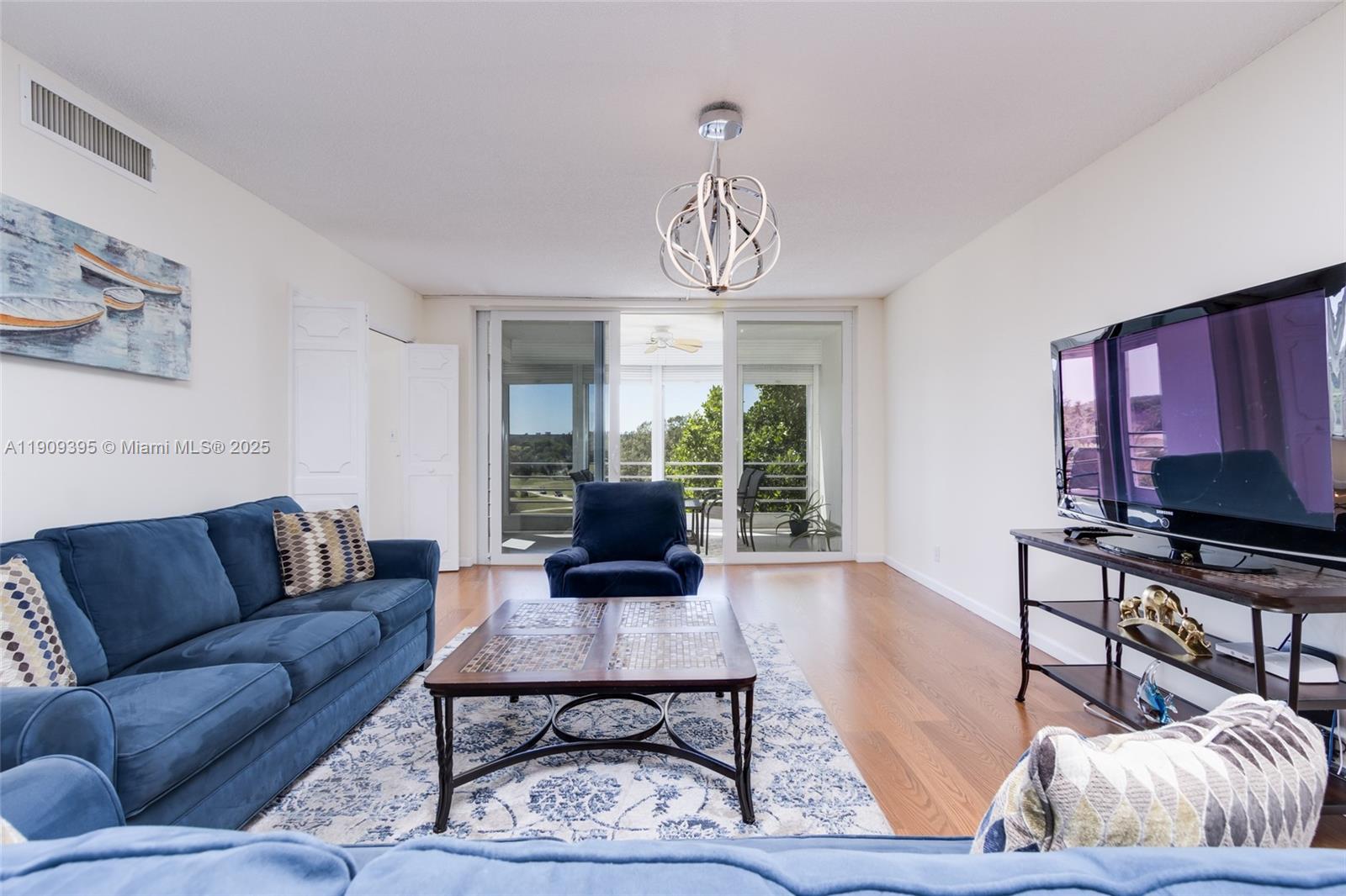 NO 20 PALM-AIRE COUNTRY C - Residential Lease