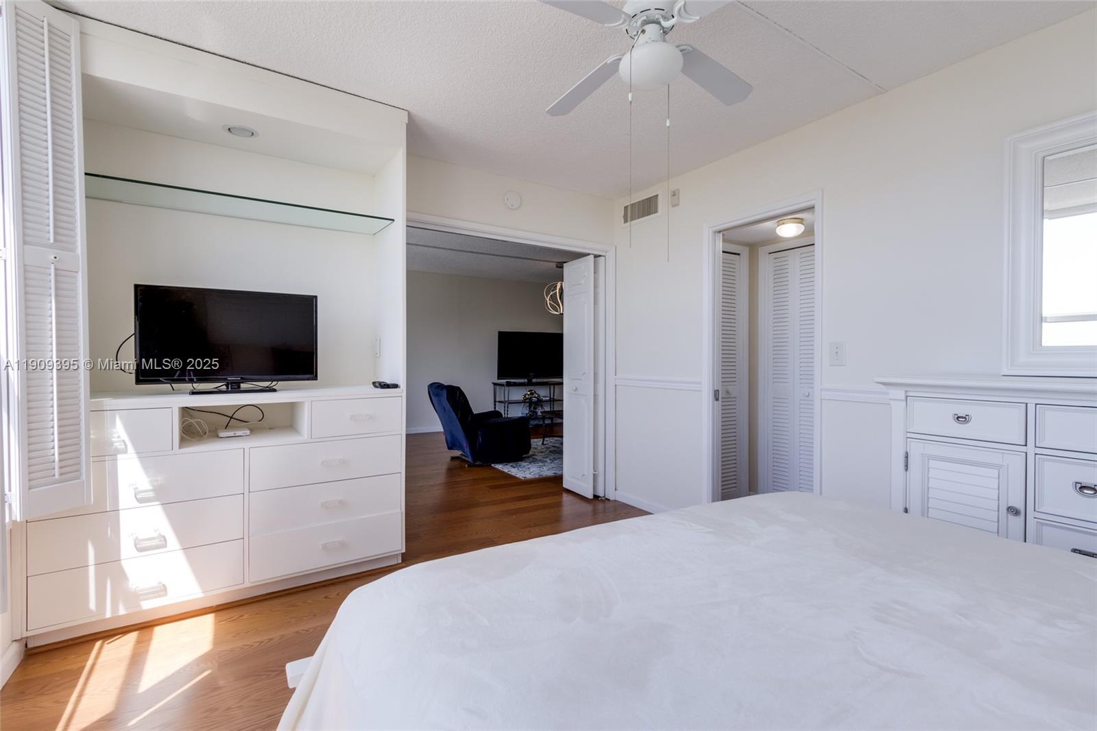 NO 20 PALM-AIRE COUNTRY C - Residential Lease