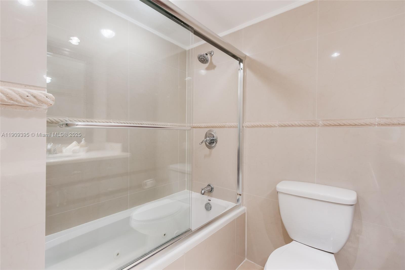 NO 20 PALM-AIRE COUNTRY C - Residential Lease