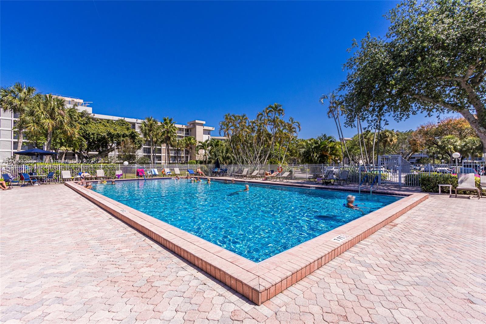 NO 20 PALM-AIRE COUNTRY C - Residential Lease