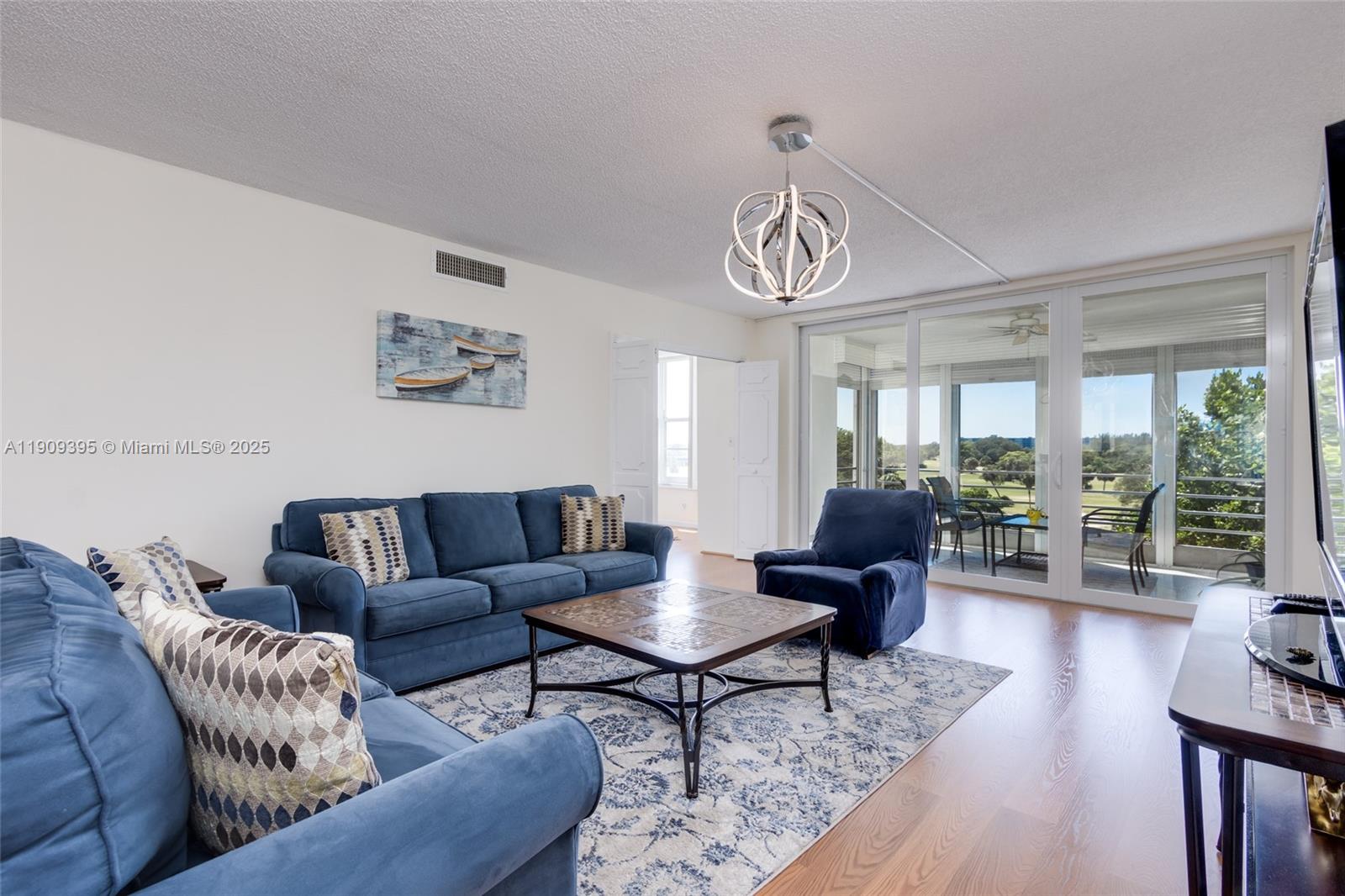 NO 20 PALM-AIRE COUNTRY C - Residential Lease