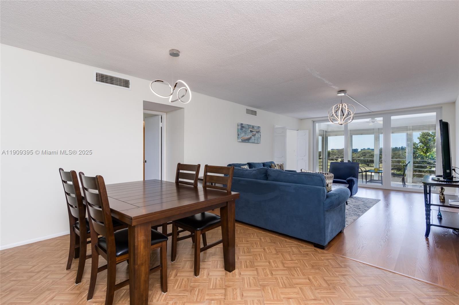 NO 20 PALM-AIRE COUNTRY C - Residential Lease