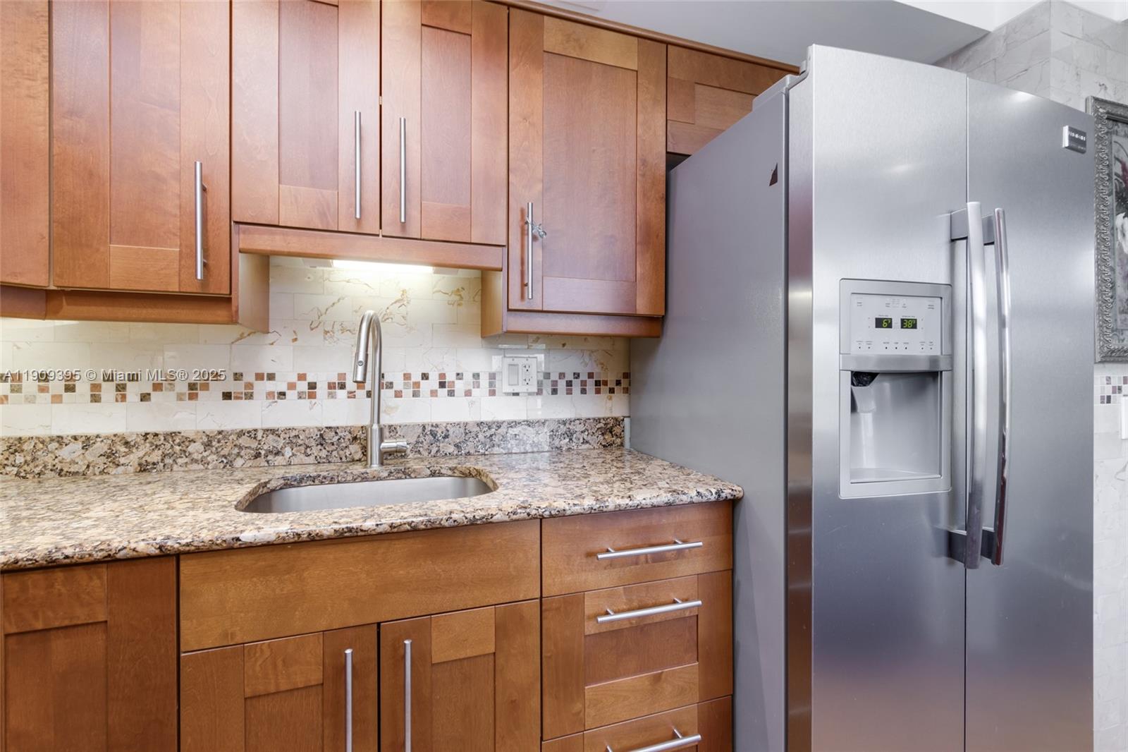 NO 20 PALM-AIRE COUNTRY C - Residential Lease