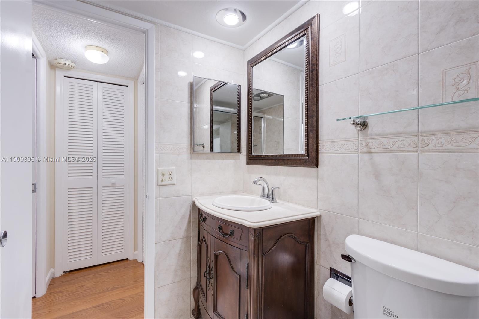 NO 20 PALM-AIRE COUNTRY C - Residential Lease