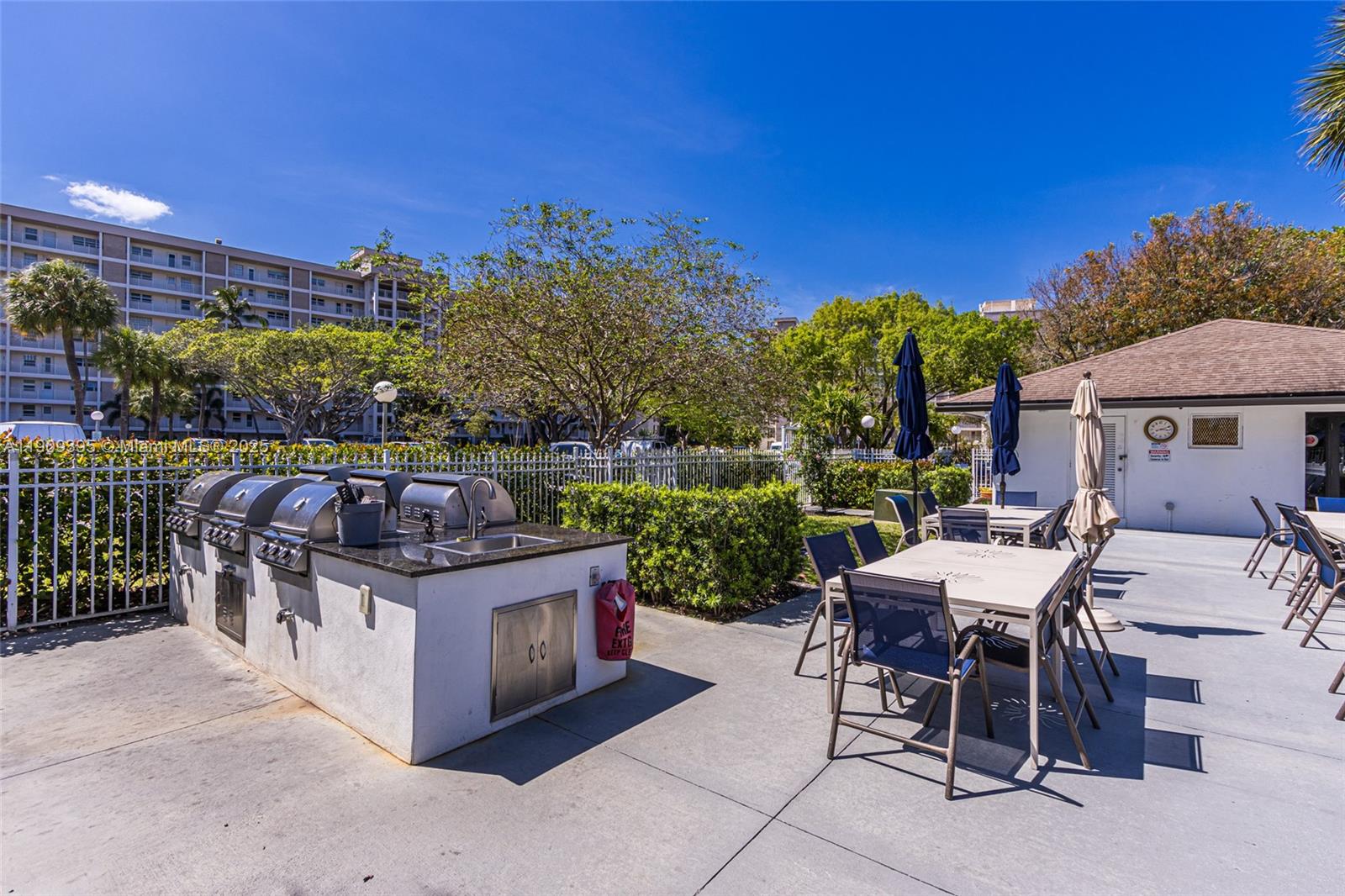 NO 20 PALM-AIRE COUNTRY C - Residential Lease