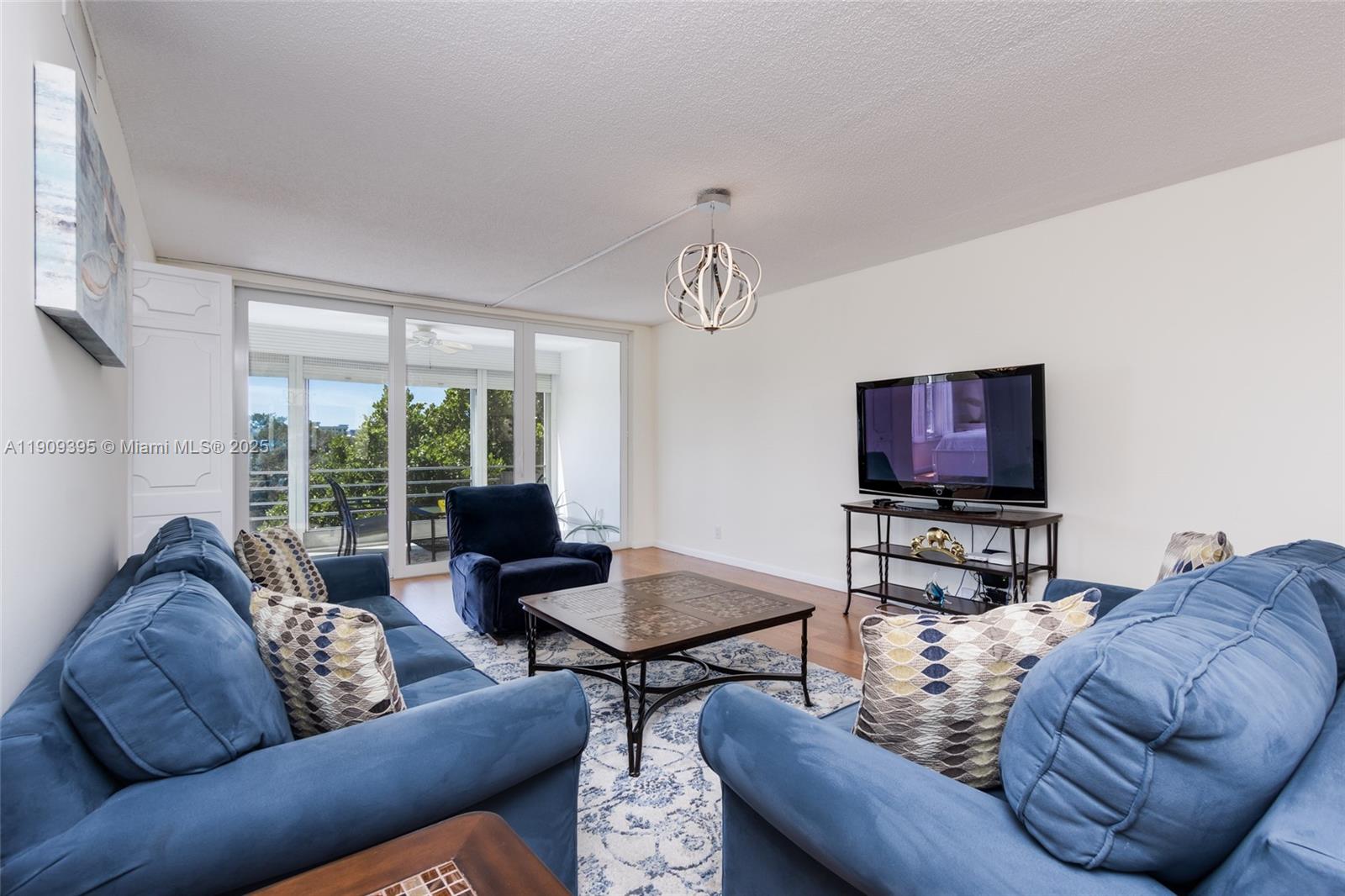 NO 20 PALM-AIRE COUNTRY C - Residential Lease