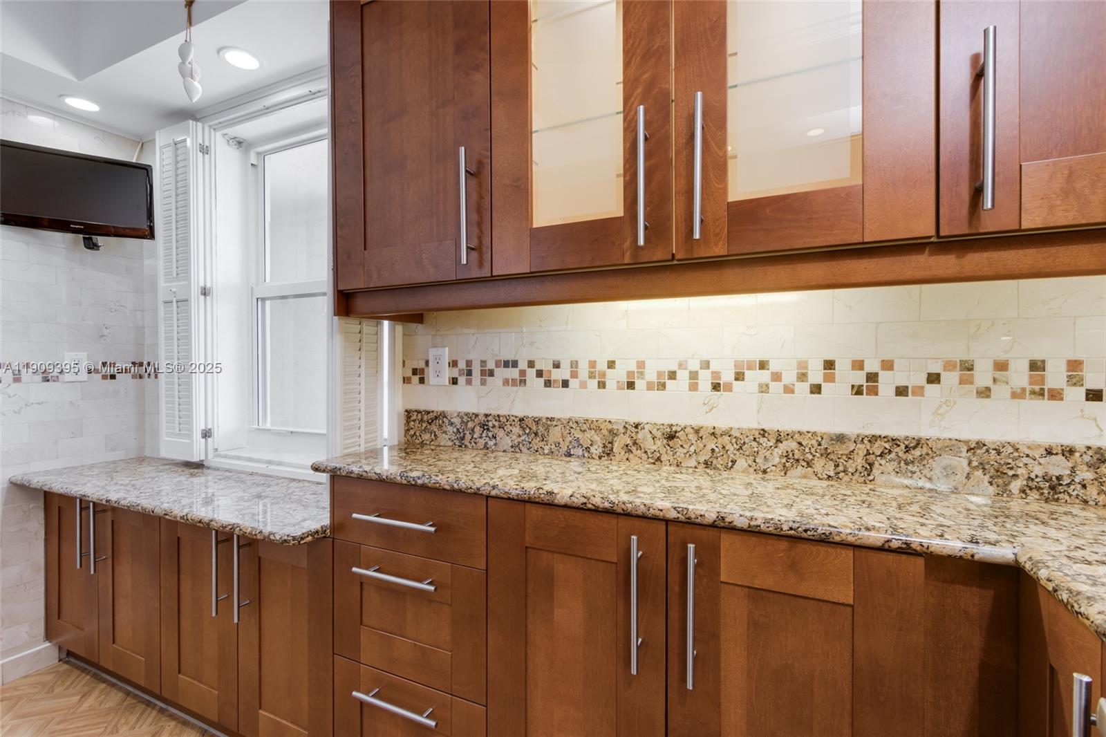 NO 20 PALM-AIRE COUNTRY C - Residential Lease