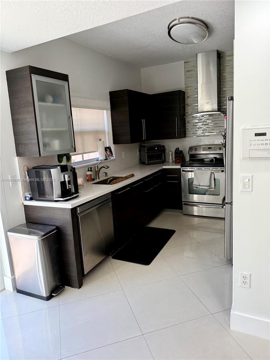 VILLA VIZCAYA CONDO - Residential Lease