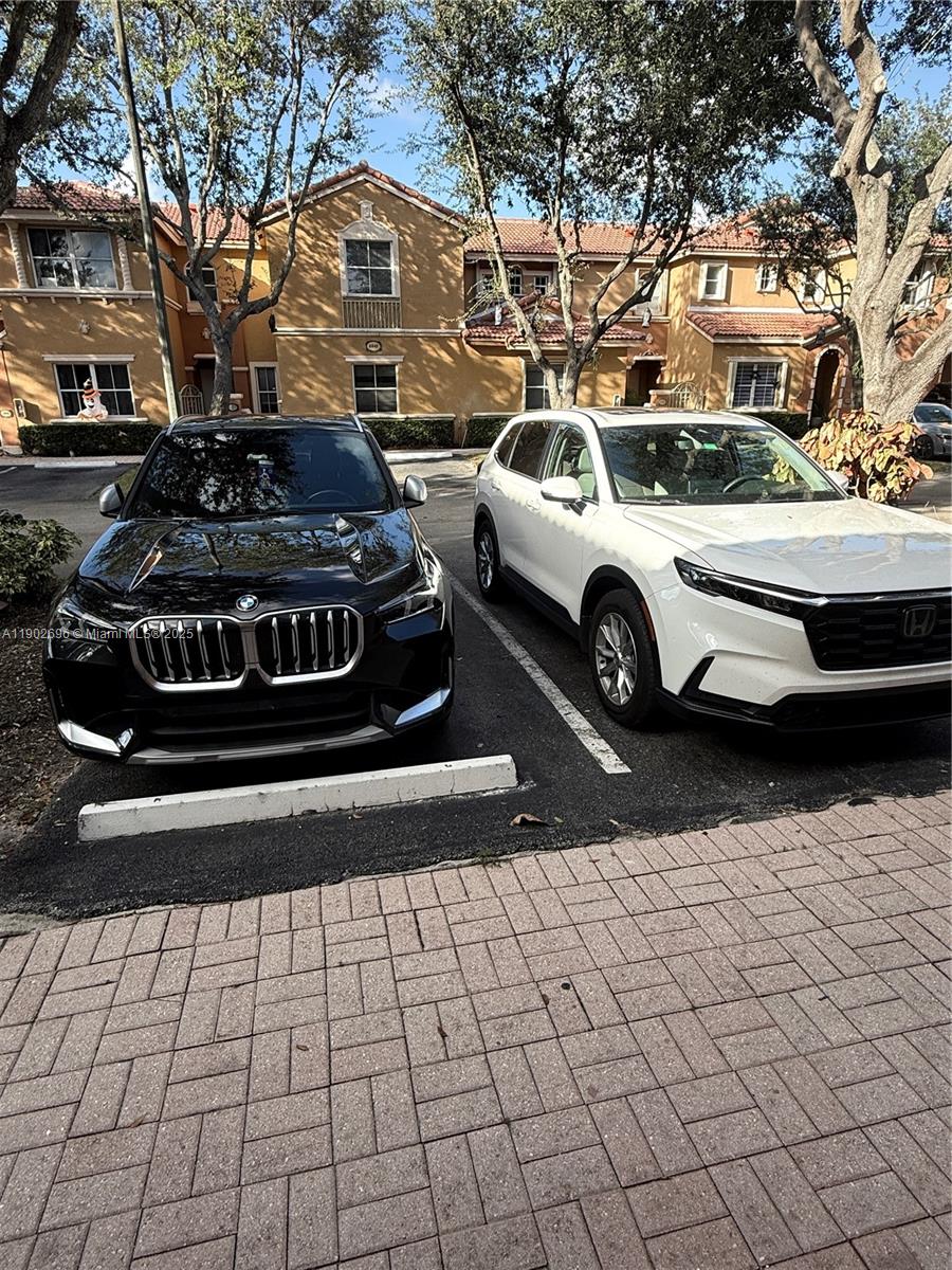 VILLA VIZCAYA CONDO - Residential Lease