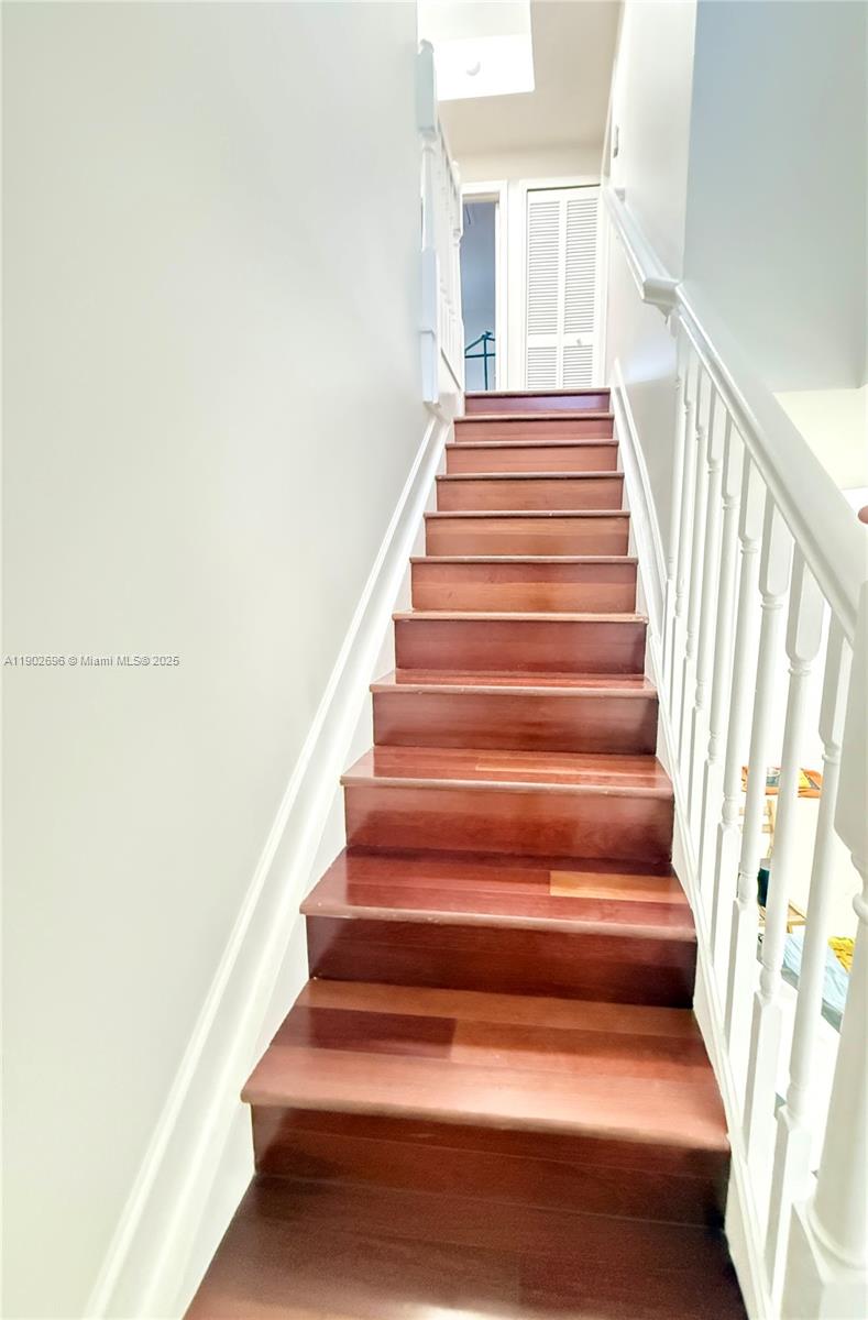 VILLA VIZCAYA CONDO - Residential Lease