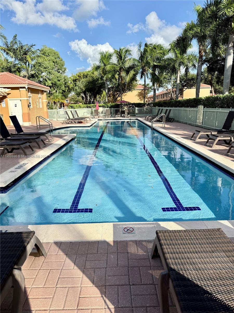 VILLA VIZCAYA CONDO - Residential Lease