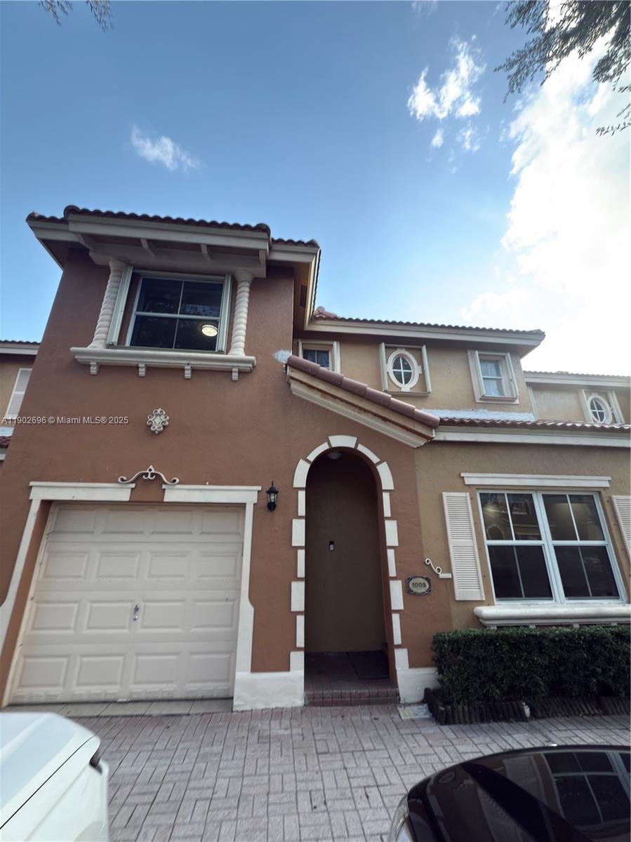 VILLA VIZCAYA CONDO - Residential Lease