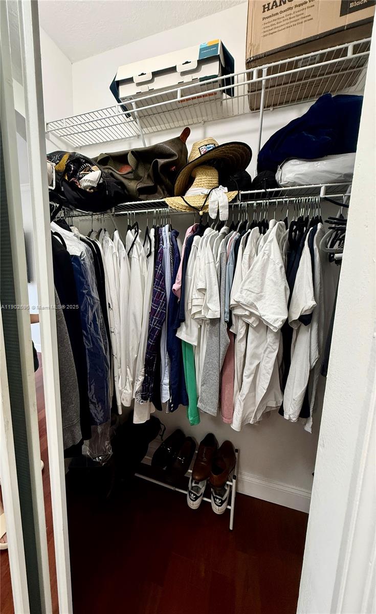 VILLA VIZCAYA CONDO - Residential Lease