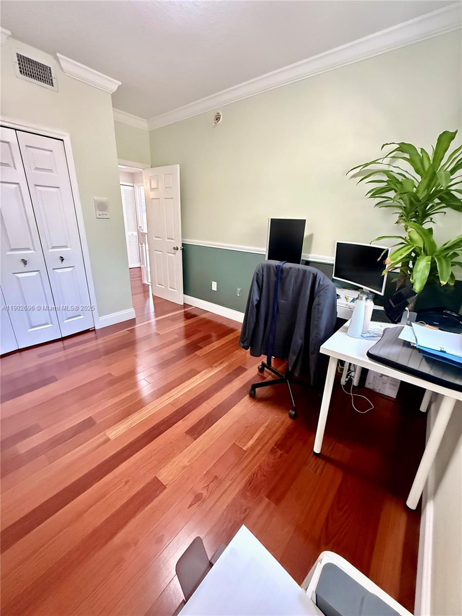 VILLA VIZCAYA CONDO - Residential Lease