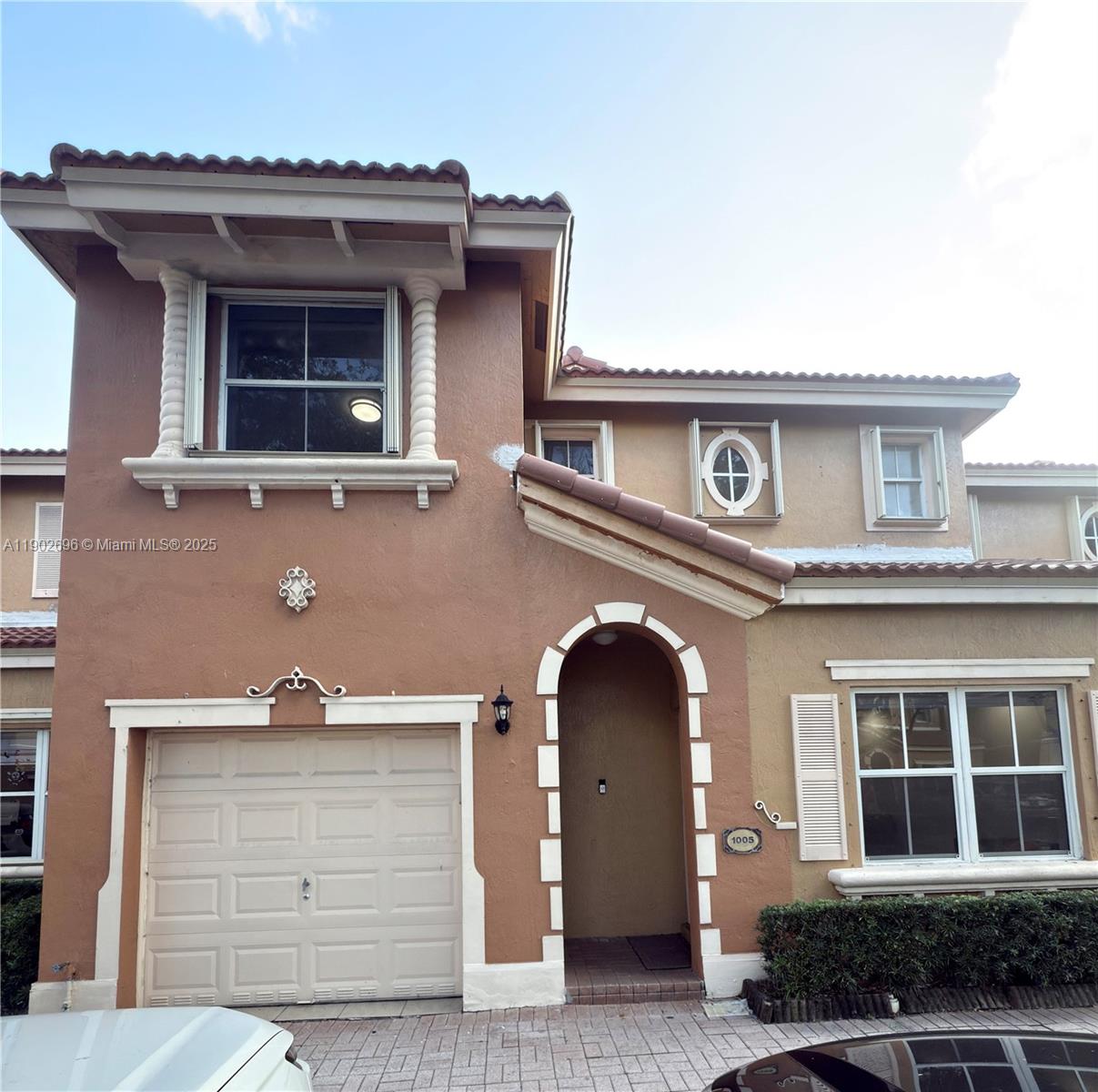 VILLA VIZCAYA CONDO - Residential Lease