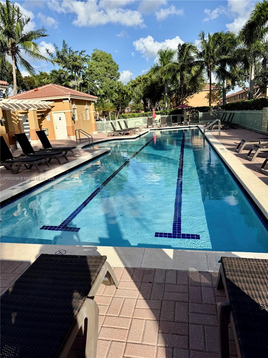 VILLA VIZCAYA CONDO - Residential Lease