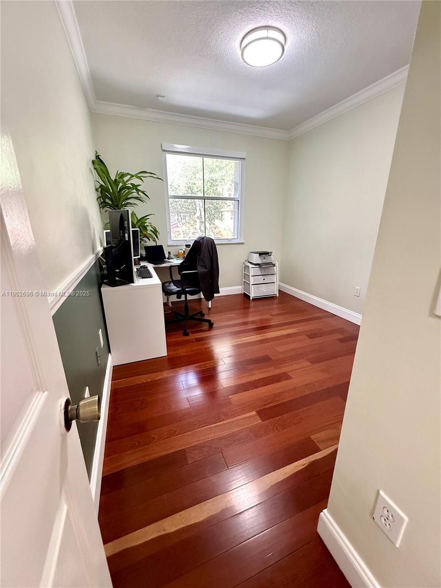 VILLA VIZCAYA CONDO - Residential Lease