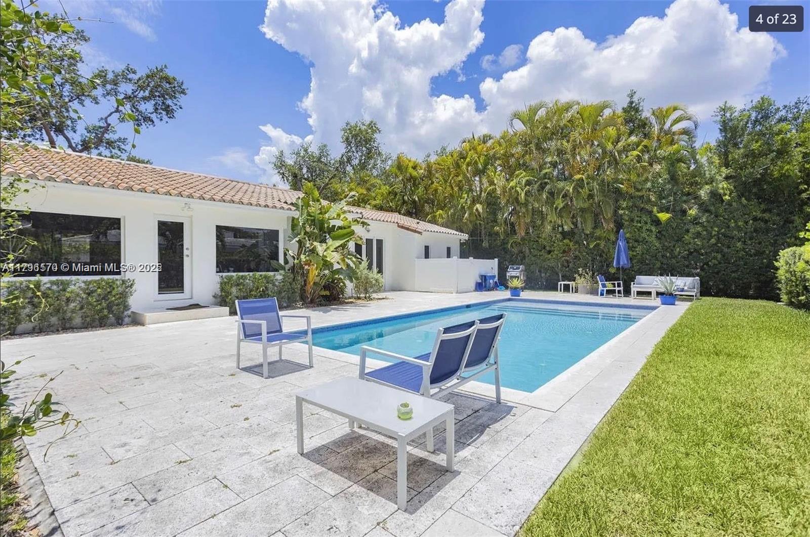 517 Bianca Ave