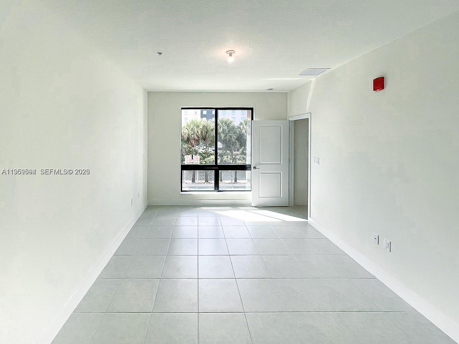 DOWNTOWN DORAL SOUTH PHAS - Residential Lease