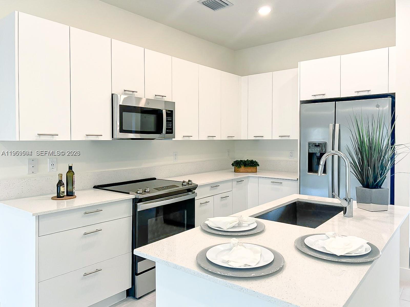 DOWNTOWN DORAL SOUTH PHAS - Residential Lease