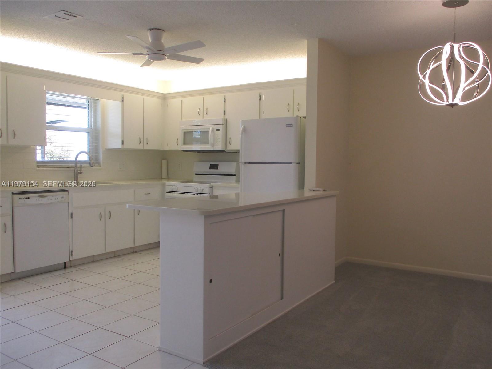 TWIN LAKES SOUTH & TOWN V - Residential