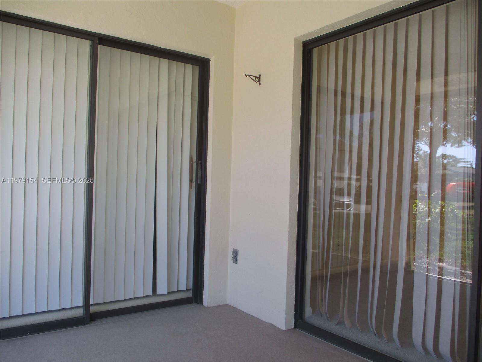 TWIN LAKES SOUTH & TOWN V - Residential