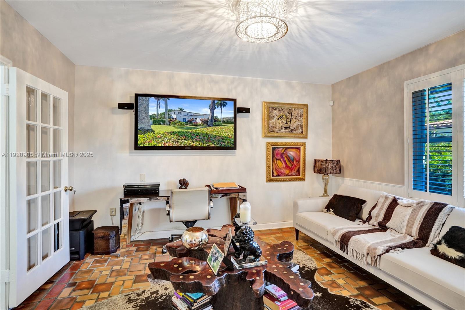 HOLLYWOOD LAKES SECTION - Residential Lease