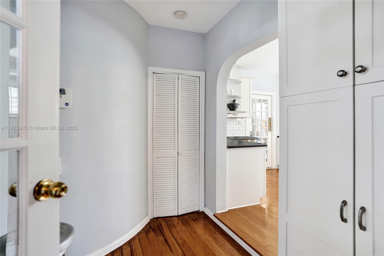 HOLLYWOOD LAKES SECTION - Residential Lease