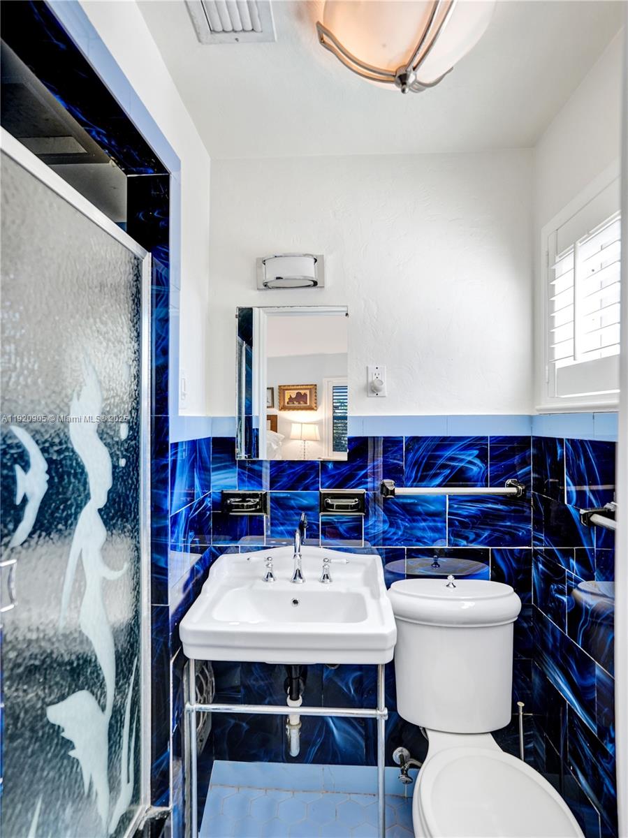 HOLLYWOOD LAKES SECTION - Residential Lease