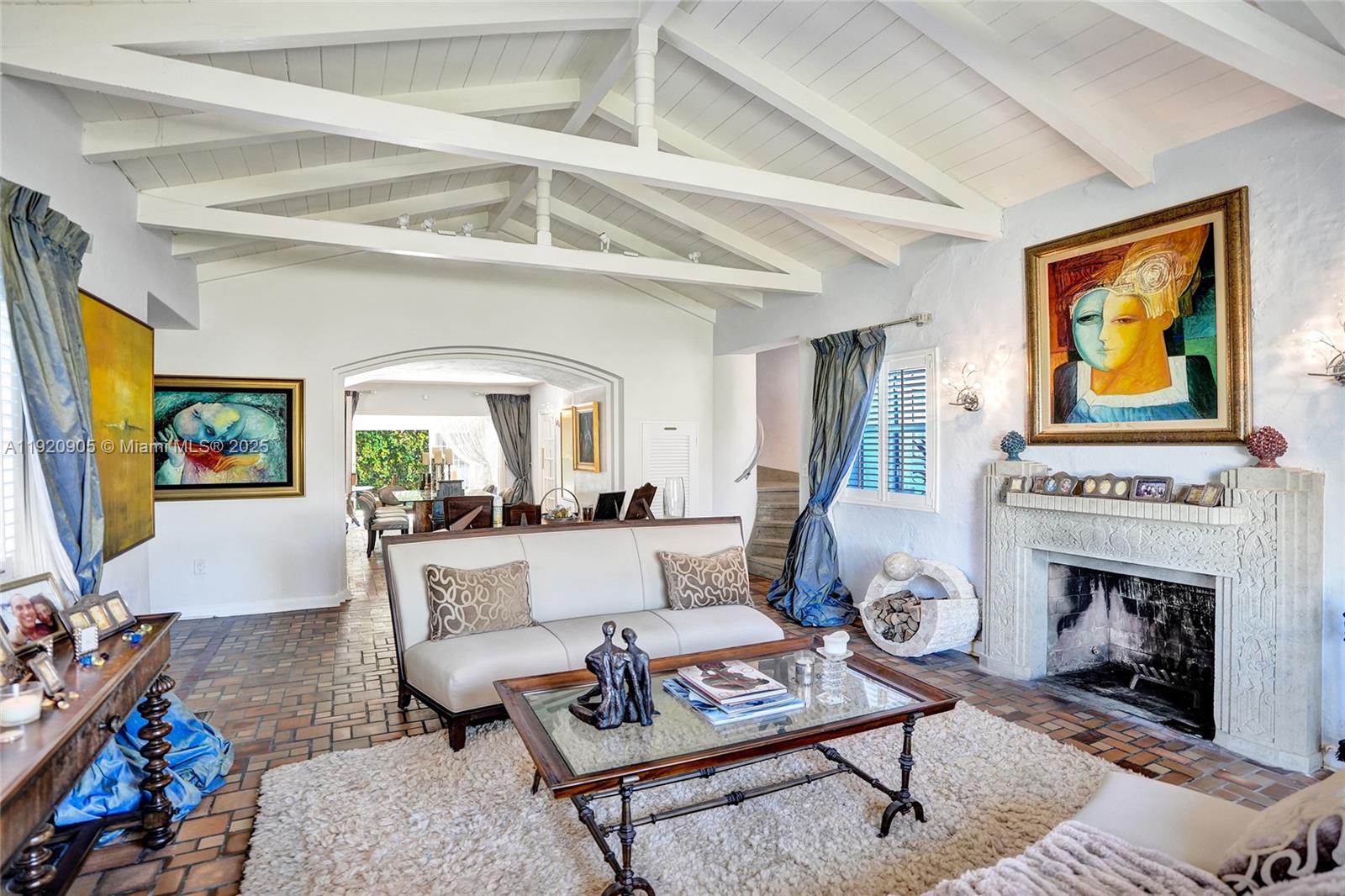 HOLLYWOOD LAKES SECTION - Residential Lease