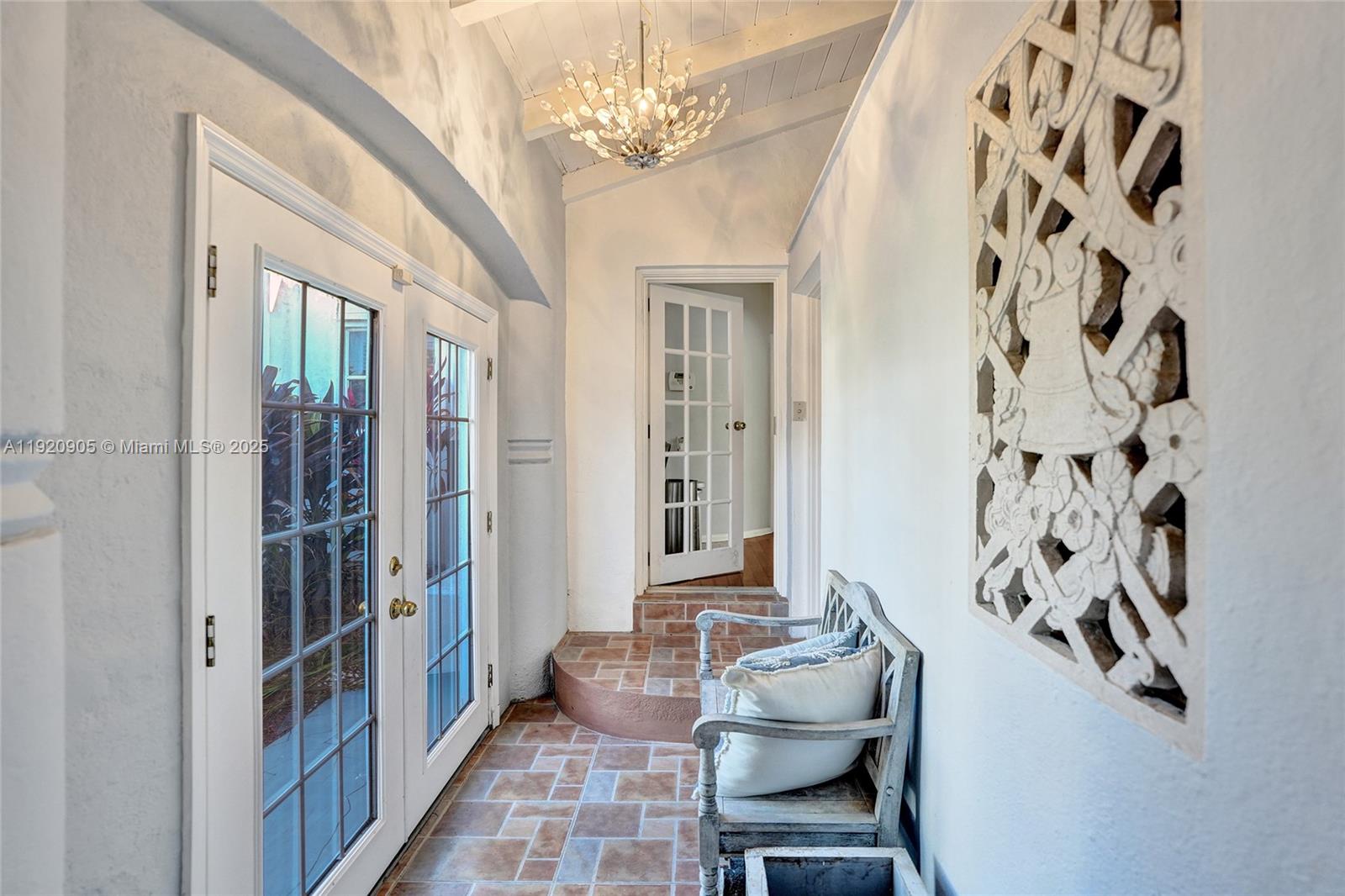 HOLLYWOOD LAKES SECTION - Residential Lease