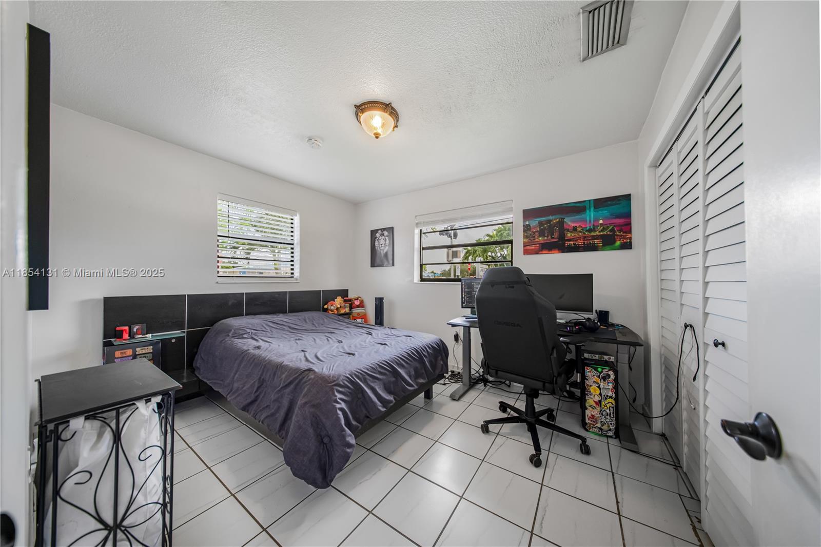 DOUGLAS ESTS 1ST ADDN - Residential