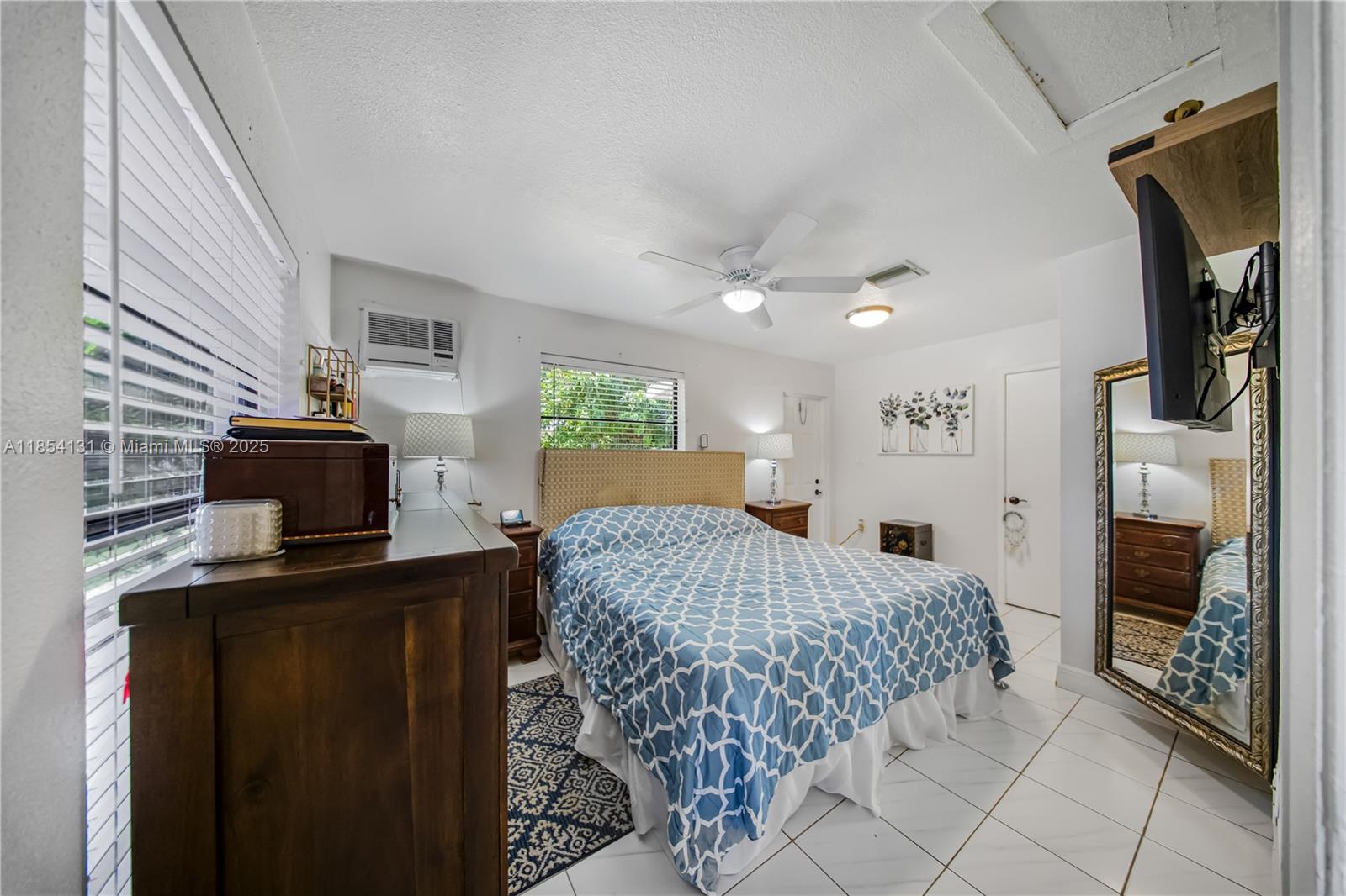 DOUGLAS ESTS 1ST ADDN - Residential