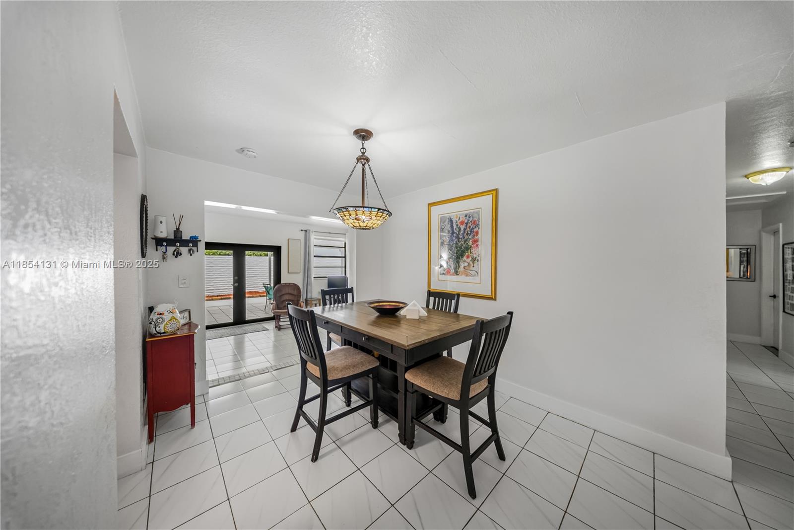 DOUGLAS ESTS 1ST ADDN - Residential